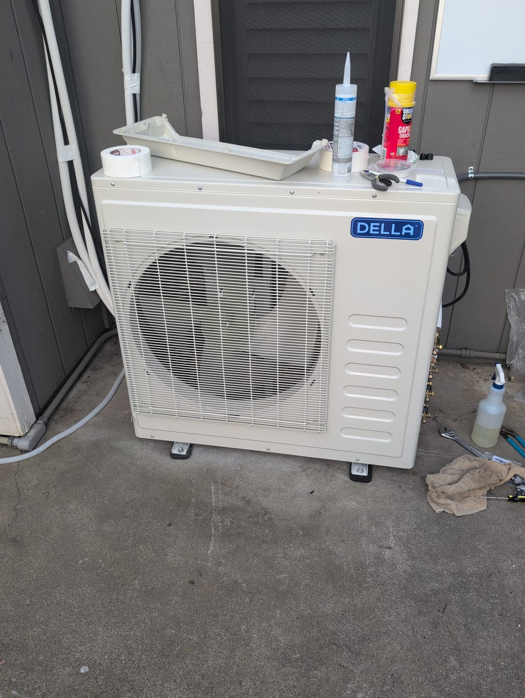 Customer photo review of DELLA Vario Series 35000 BTU Dual Zone Mini Split AC (9K+24K) - Up to 1900 Sq.Ft.
