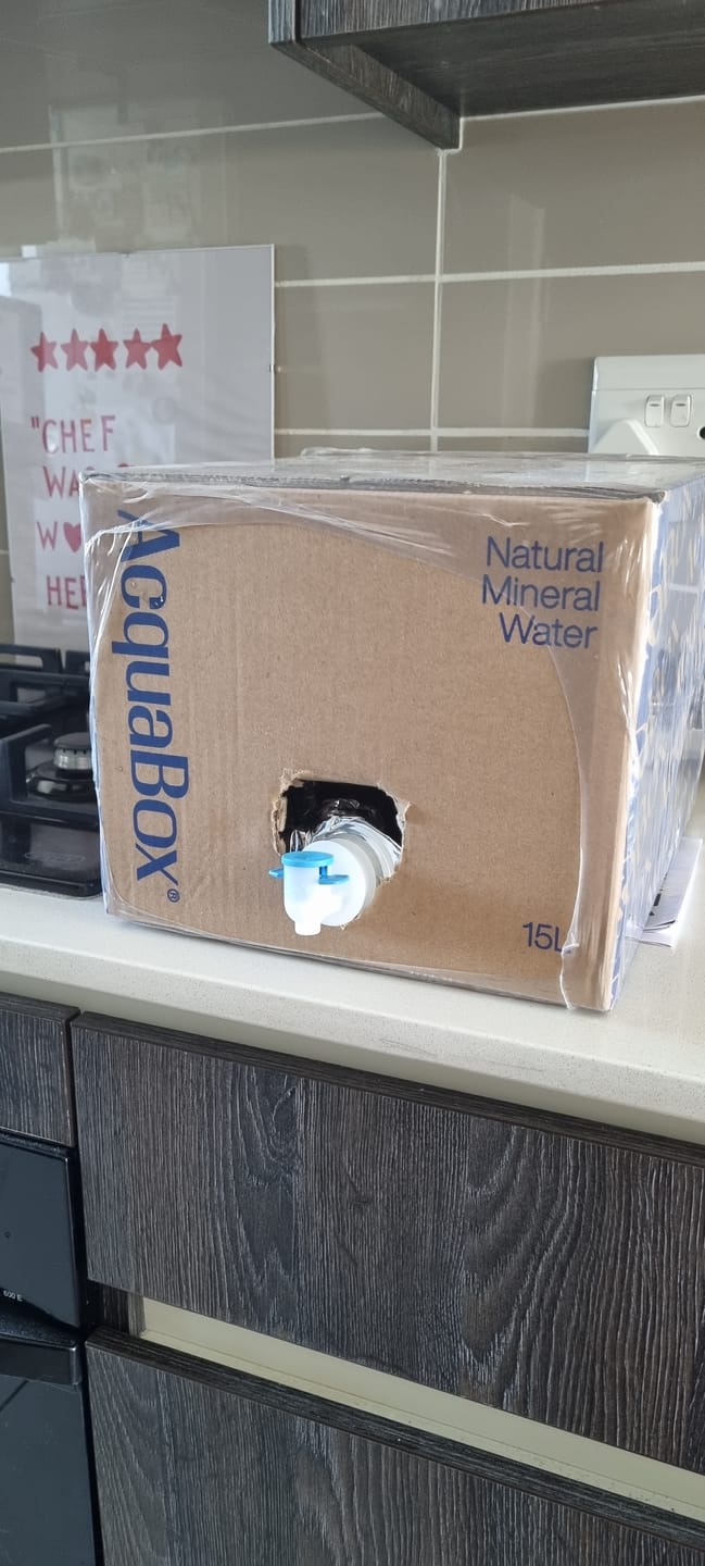 Customer photo review of AcquaBox ®️ 15L Mineral Water Bag-in-Box with Tap
