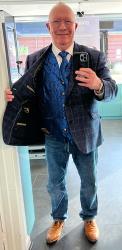 Customer photo review of Barry.Wang Men's Vest Shining Orange Paisley Silk Notched Collar Vest Necktie Set