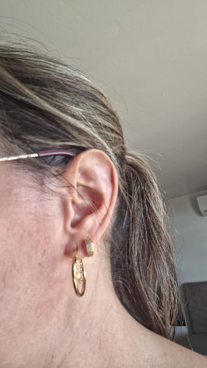 Customer photo review of Brinco de Argola Pipa Banhado em Ouro 18K