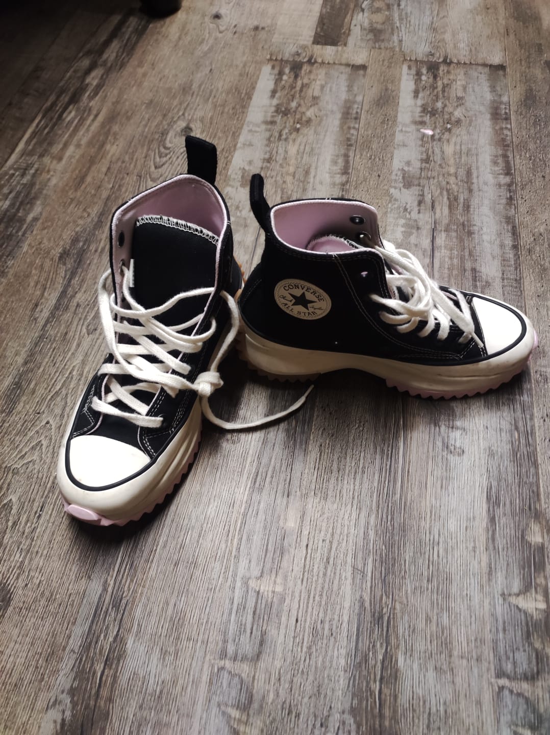 Customer photo review of Zapatilla Converse Run Star Hike 90's Sport Mujer Negro