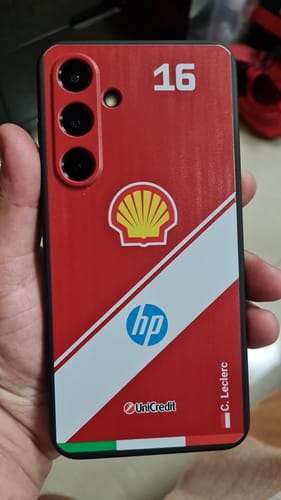 Kundenbewertung mit Foto zu Ferrari F1 2025 SF-25 Livery - Individuelle Handyhülle für Samsung