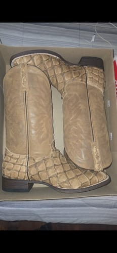 Customer photo review of Caramel Pirarucu Fish Boots