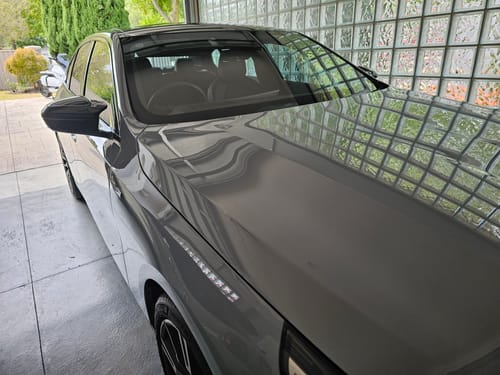 Customer photo review of M Performance Style Pre Pre Pregged Carbon Fiber Mirror Caps for BMW 5 Series G60 2023+
