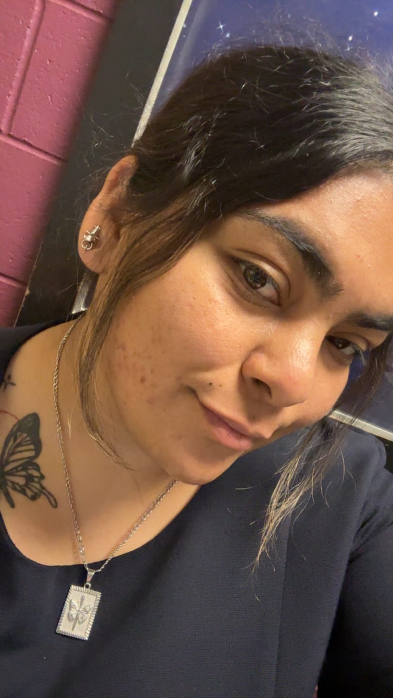 Customer photo review of "NOSE" STUD EARRING