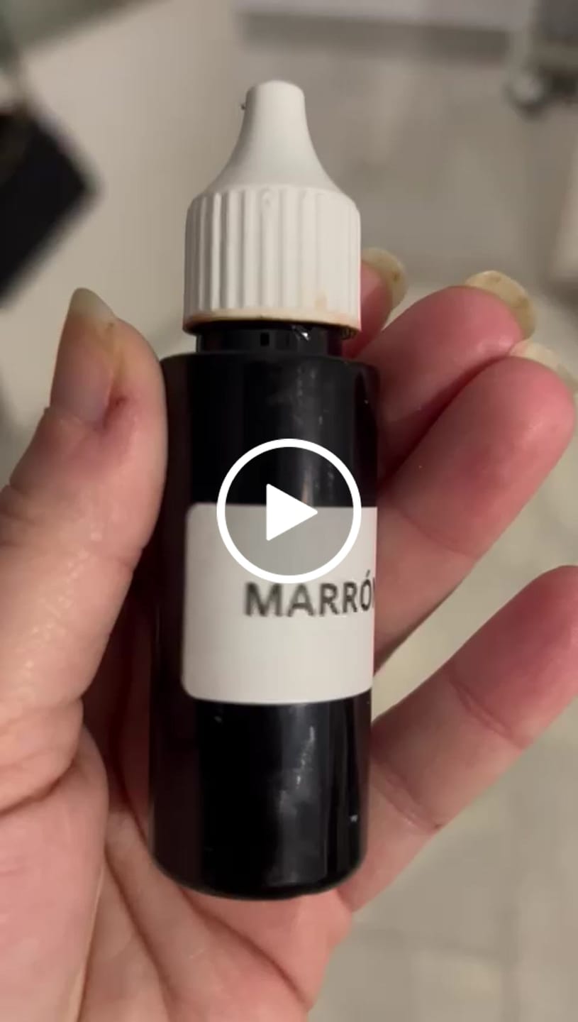 Customer video review of Colorante líquido para velas MARRÓN