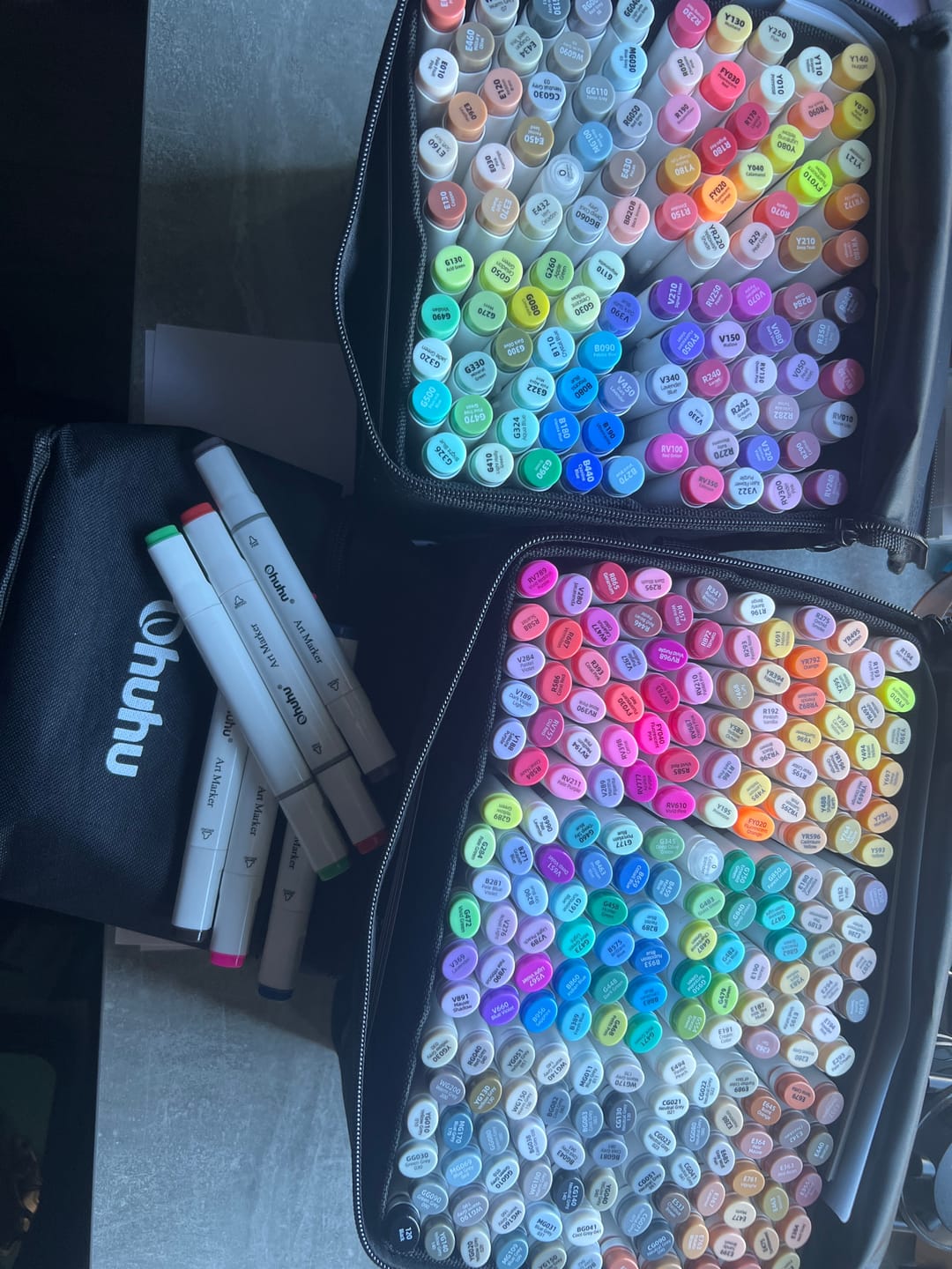 Customer photo review of Ohuhu Oahu 200 Colors Dual Tips Alcohol Art Markers, Fine & Chisel