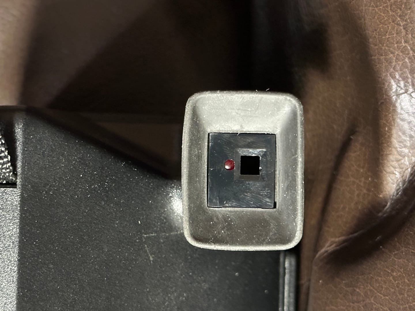 Customer photo review of Replacement Polaroid 600 Viewfinder Eye Cup