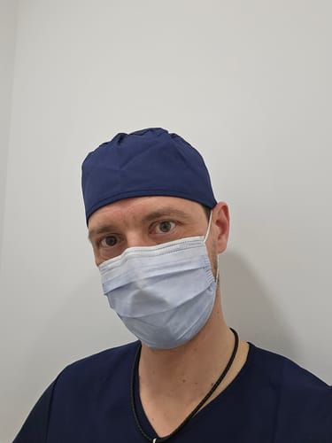 Customer photo review of Slim OP Haube Kobaltblau