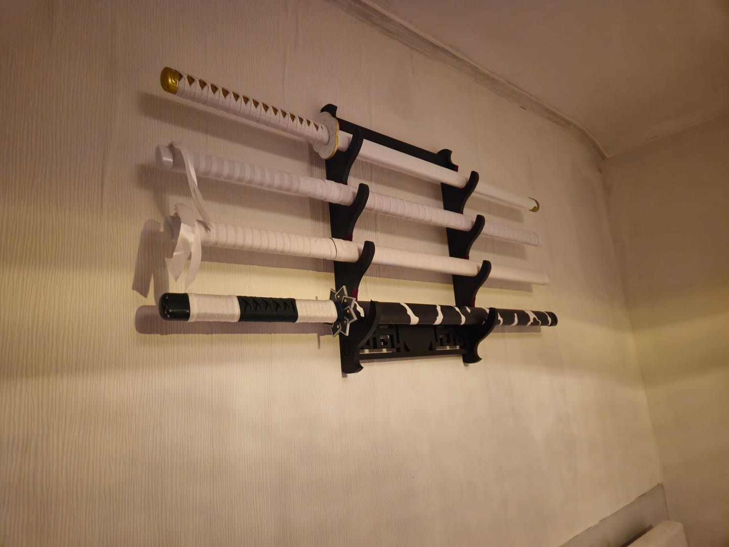 Customer photo review of Zenitsu Agatsuma Nichirin | Demon Slayer | Katana Sword