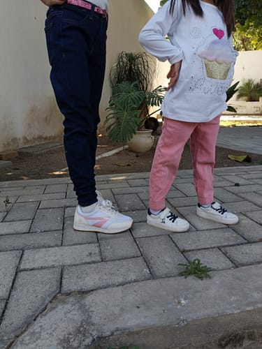 Customer photo review of Tenis Style Daisy Blanco