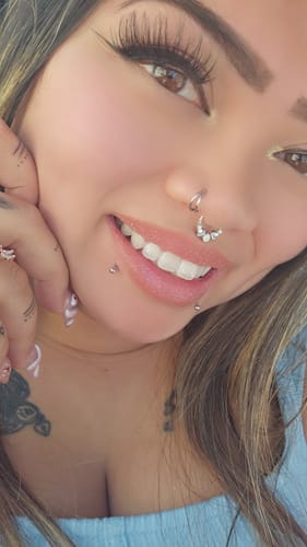 Customer photo review of Pretty Glitter Lip Kit