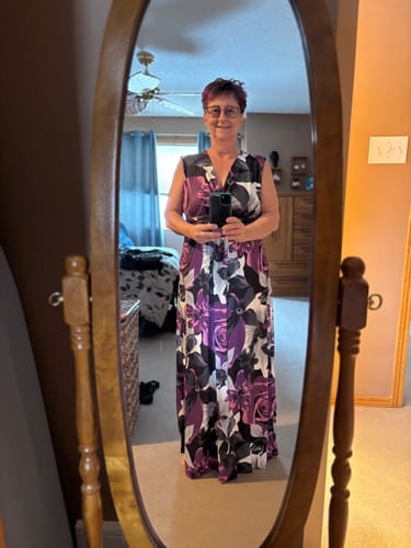 Customer photo review of Floral print sleeveless pleated elegant dress