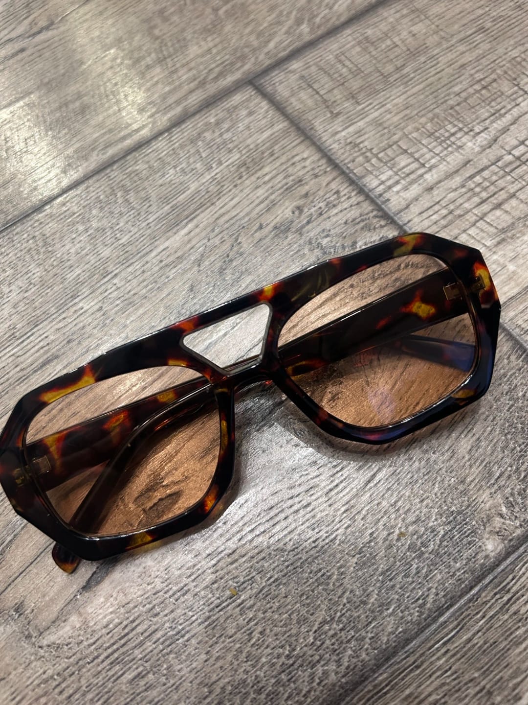 Customer photo review of Zahra sunglasses