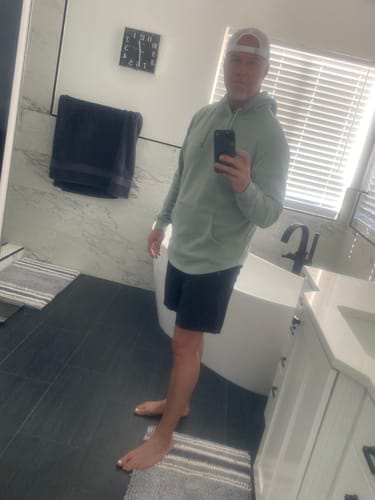 Customer photo review of 021 ESSENTIAL DROP-CUT HOODIE