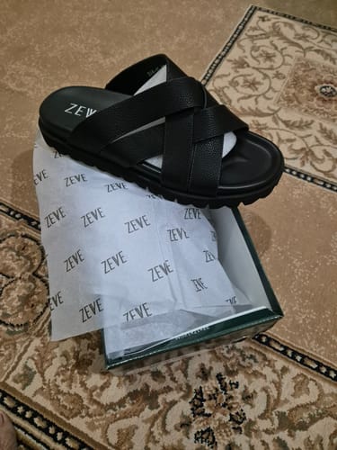 Customer photo review of Cyro Sandal - Black (Eva Combat)