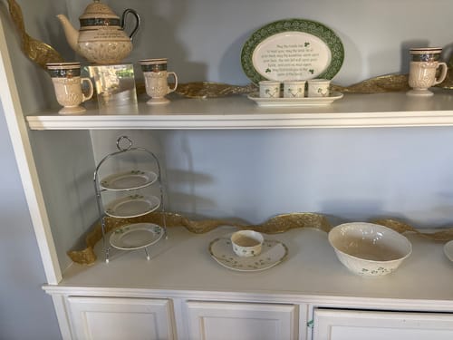 Customer photo review of Belleek Classic Shamrock Three Tier Cake Stand