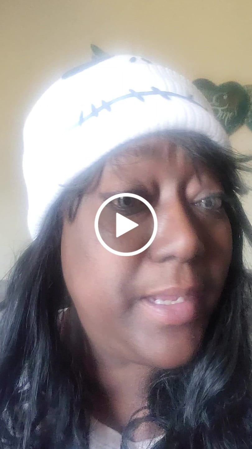 Customer video review of BERRI-CLEAR+ 5 BERRY SUPERFRUIT SERUM