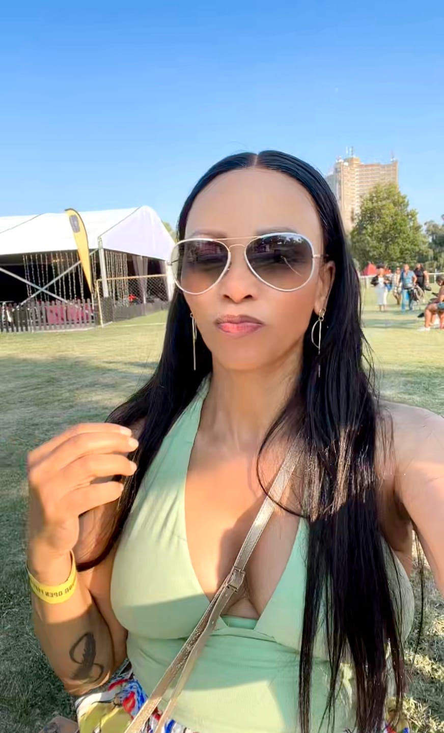 Customer photo review of Double Drawn Lace Frontal Straight Wigs