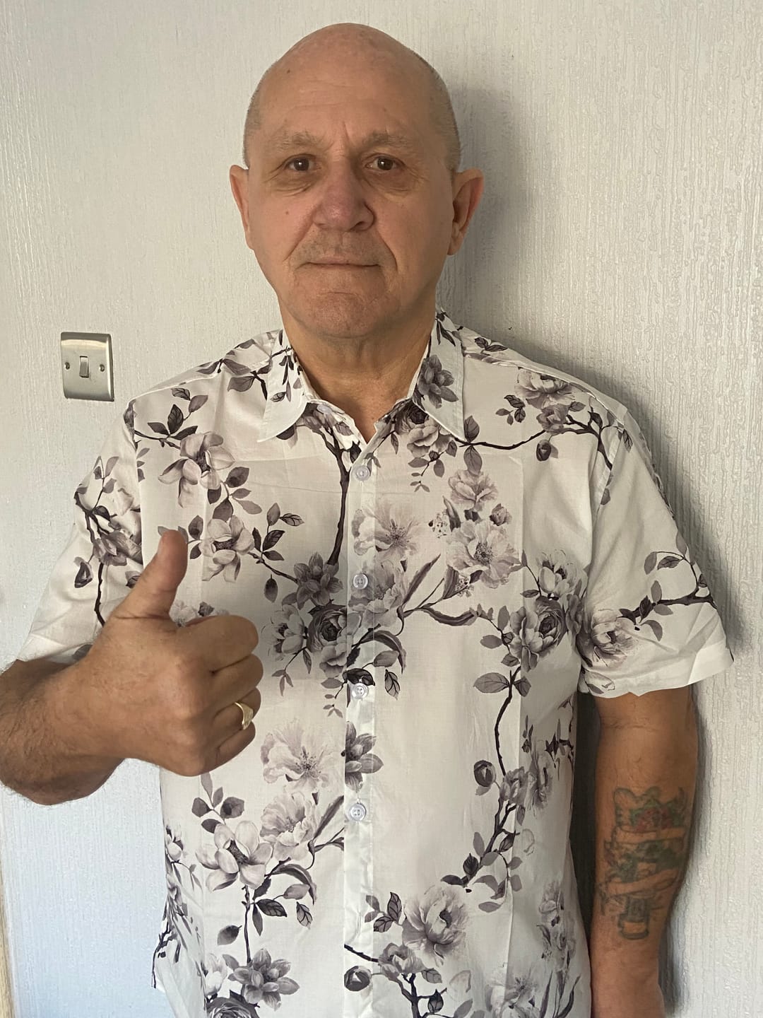 Customer photo review of Men's Floral White Beach Hawaiian Shirt