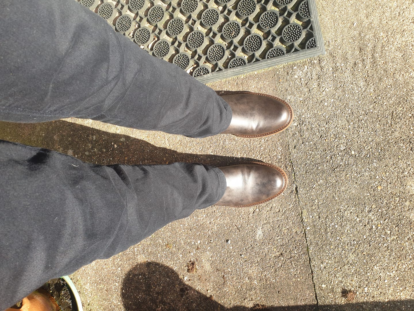Customer photo review of Auber Chelsea Boots
