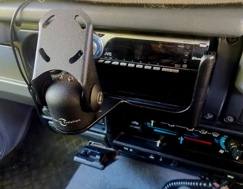 Customer photo review of Industrial Evolution InDash Mount for Toyota LandCruiser 79 (2009-2016)
