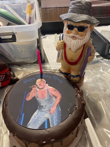 Customer photo review of 15 cm Round Custom Edible Icing Image