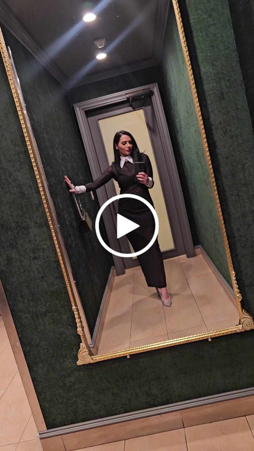 Customer video review of Manhattan Mesh Dress