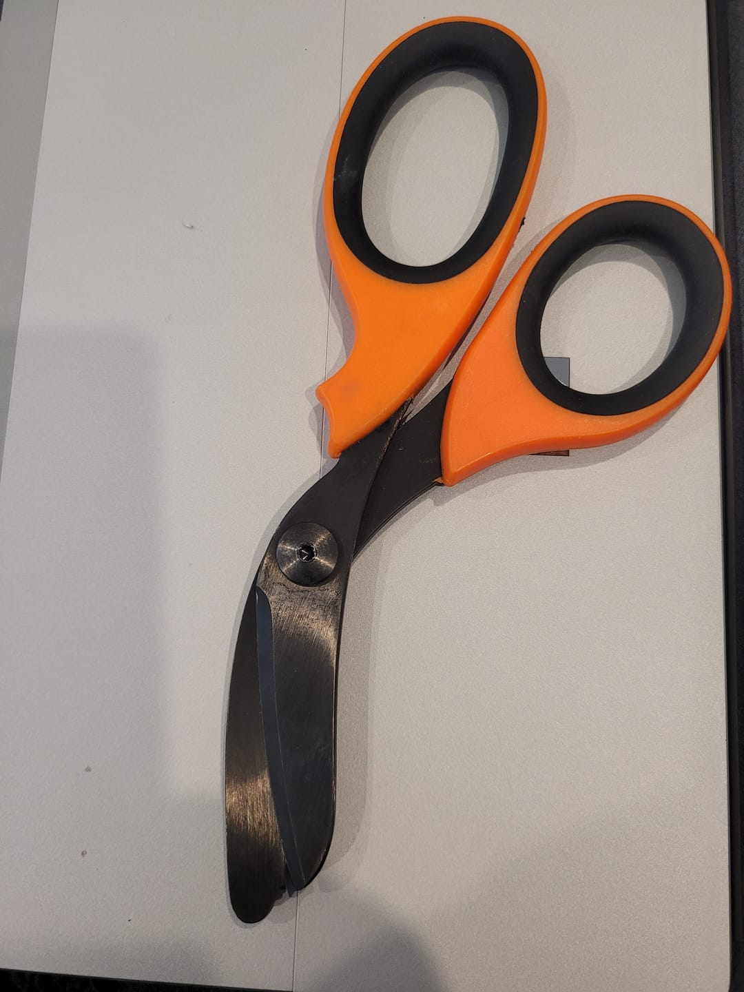 Customer photo review of XShear 7.5“ Trauma Shears,  Stainless blade Orange/Black Handles