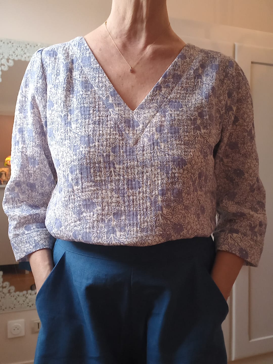 Customer photo review of Blouse Eulalie col V - manches 3/4 - double gaze de coton bleuets