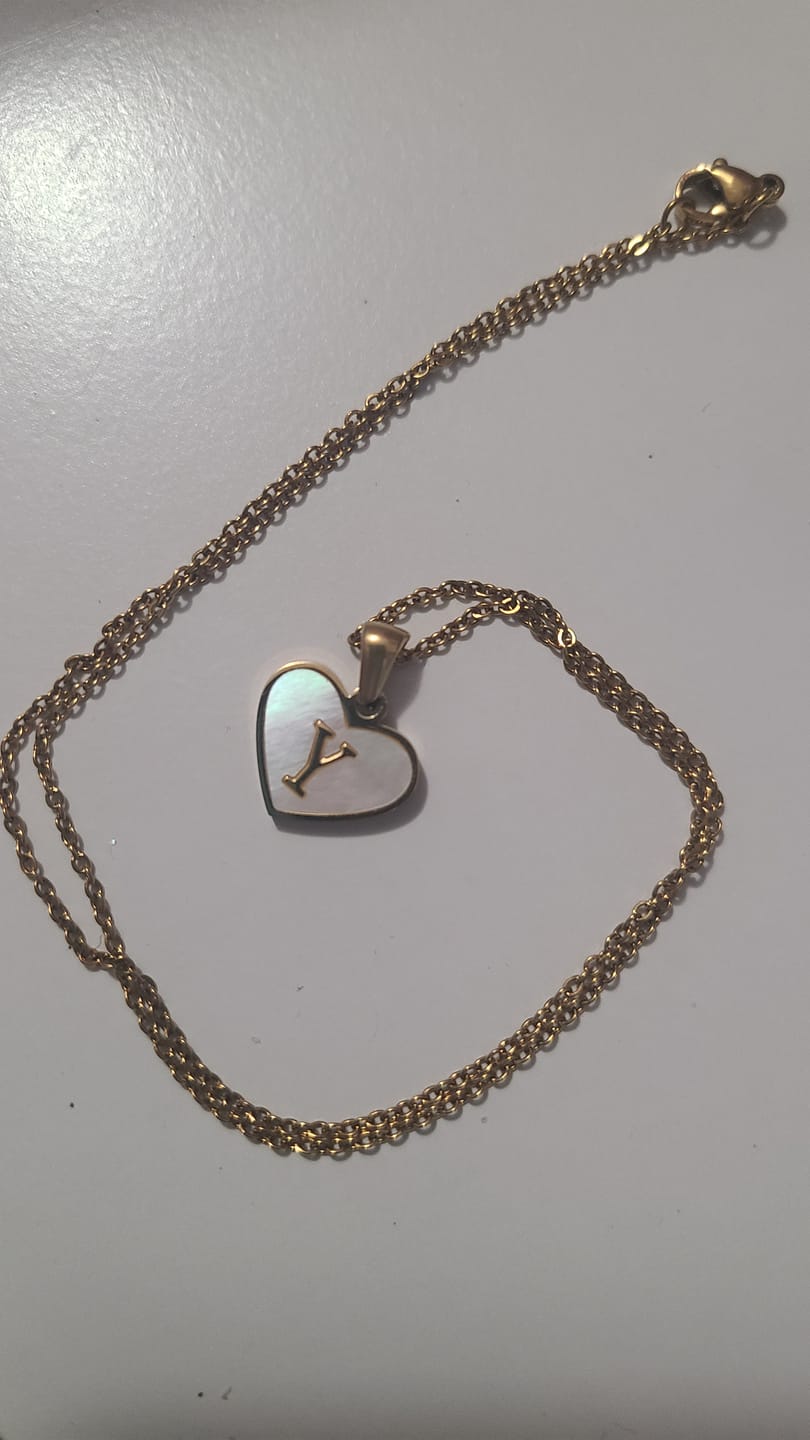 Customer photo review of Collar letra inicial