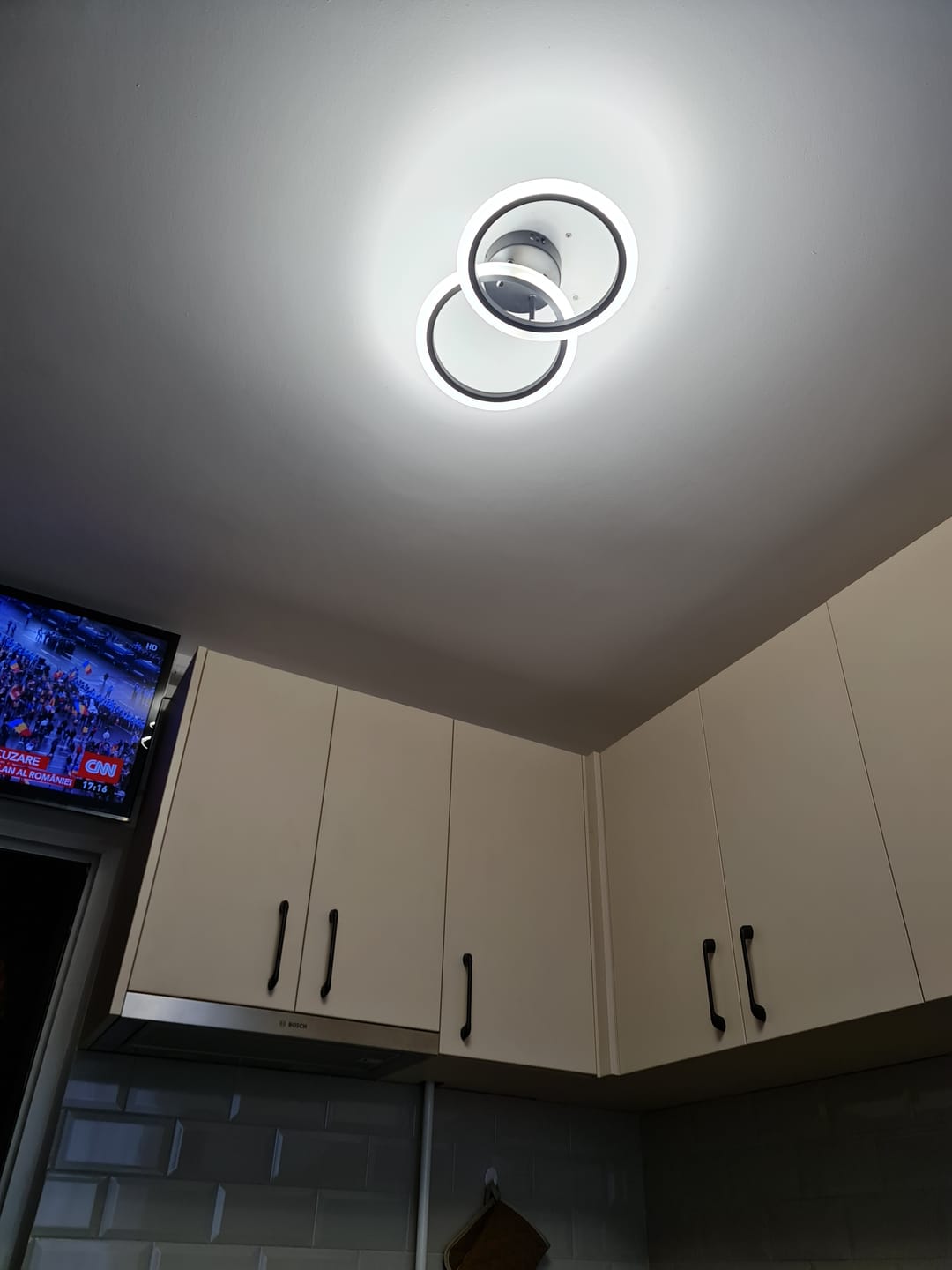 Customer photo review of Lustra LED Doua Cercuri Negre Echivalent 250W Telecomanda