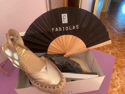 Reseña con foto de un cliente sobre Alpargata Daniela Bronce
