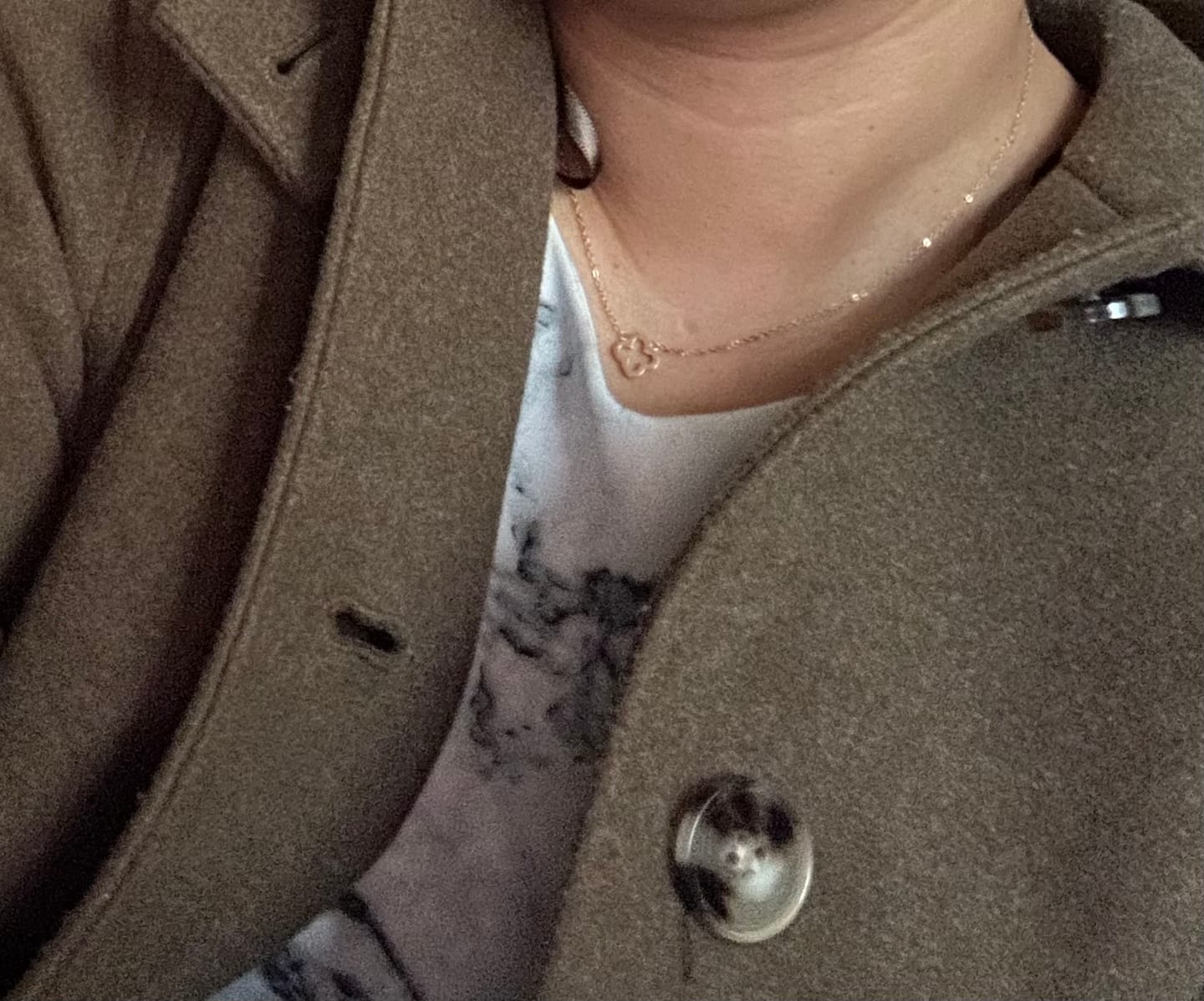 Customer photo review of Classic Clover Pendant Necklace