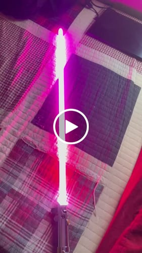 Customer video review of Anakin Skywalker lightsaber - EpIII version