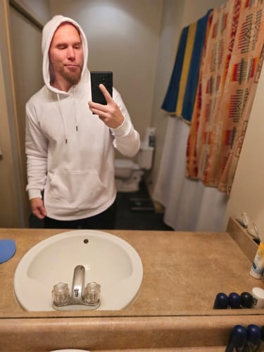 Customer photo review of 021 ESSENTIAL DROP-CUT HOODIE