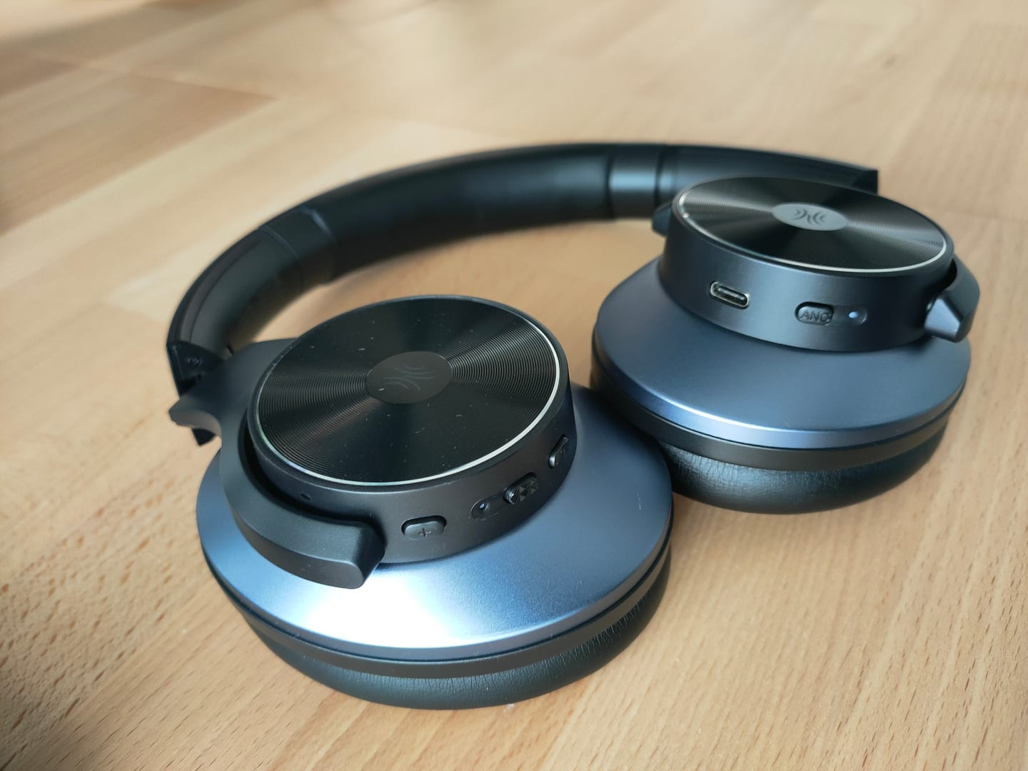 Customer photo review of Oneodio A Series - Bluetooth 5.0 Active Noise Cancelling Wireless Headphones - Built-in Microphone, Type C Charging & Carry Case