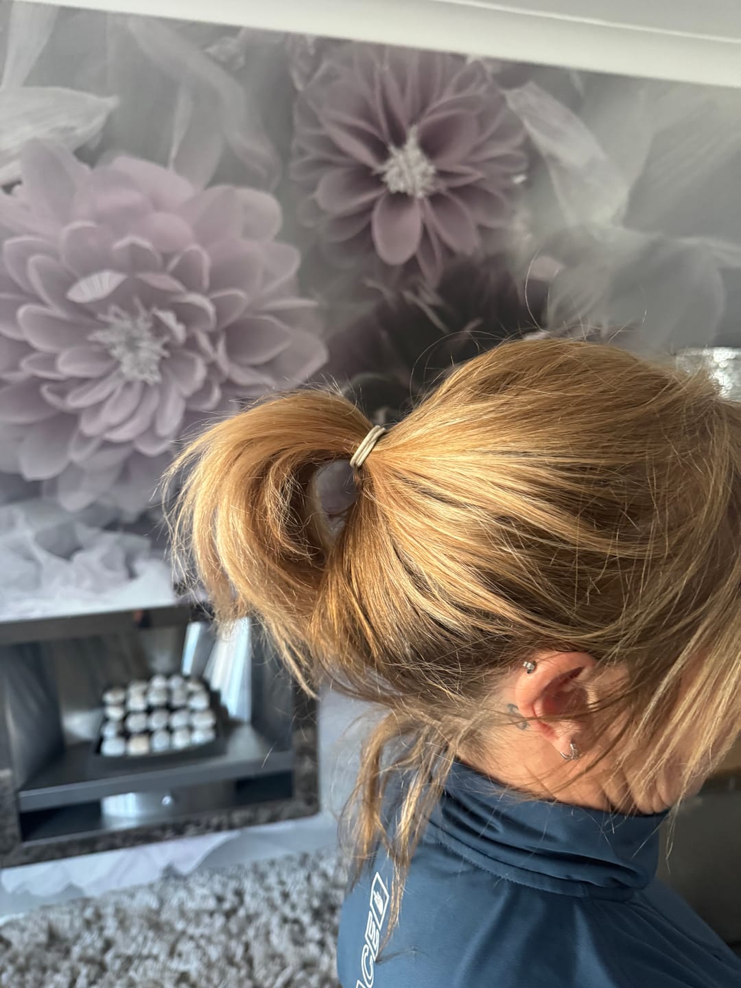Customer photo review of Stranded Super Easy Clip-in Mum Bun #10/613 Camelia