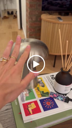 Customer video review of Portable Metal Touch Lamp | Aluminium