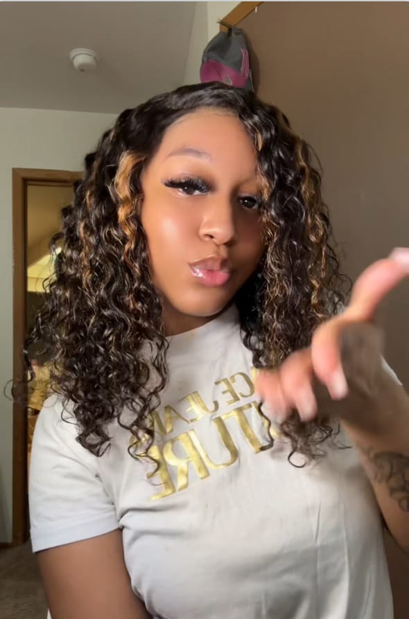 Customer photo review of AlwaysAmeera Same | Wavymy TikTok Viral Pre-cut Lace Wear Go Casual Blonde Highlights Water Wave Minimalist 4x6 Lace Wigs Dome Cap Glueless with Natural Hairline Wig