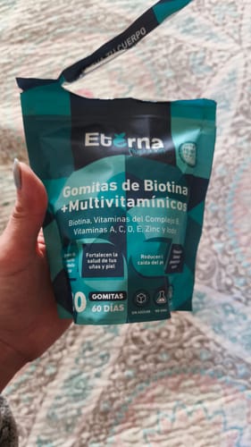 Customer photo review of Gomitas de Biotina y Multivitamínico