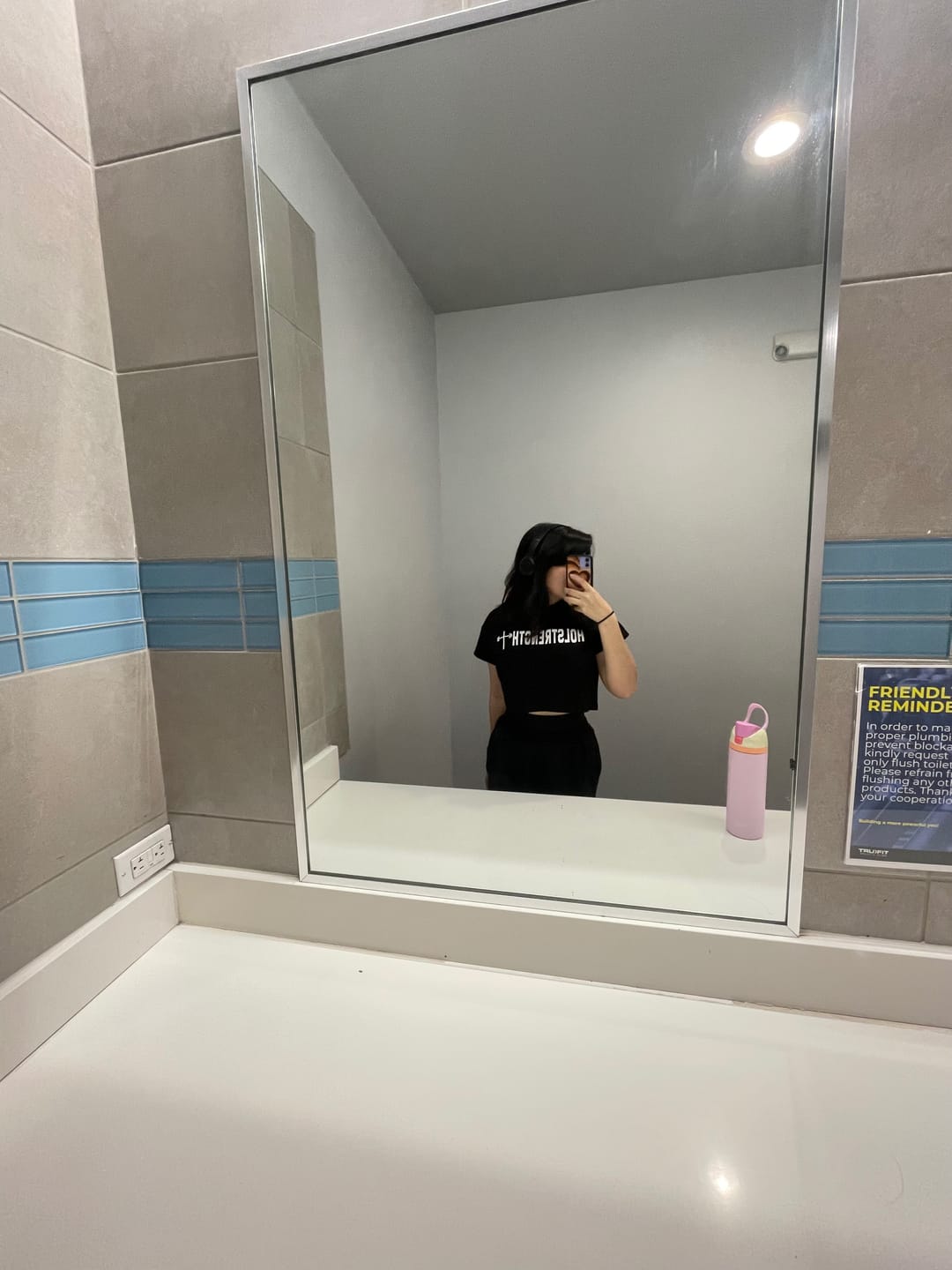 Customer photo review of Essential Crop Tee