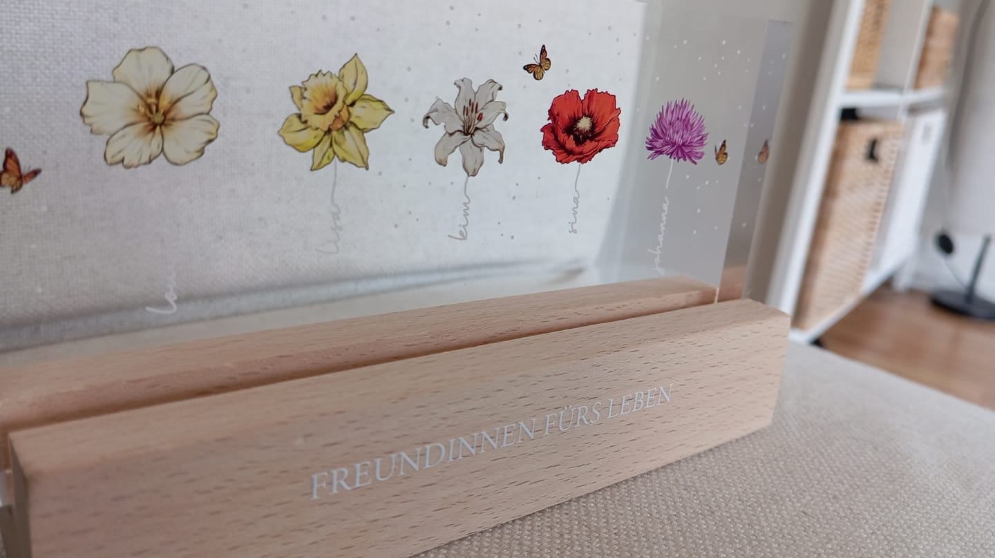 Customer photo review of Omas Garten - Personaliserter LED Aufsteller mit Blumen und Namen