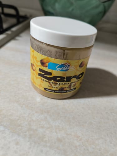 Customer photo review of Crema proteica gusto nocciola bianca
