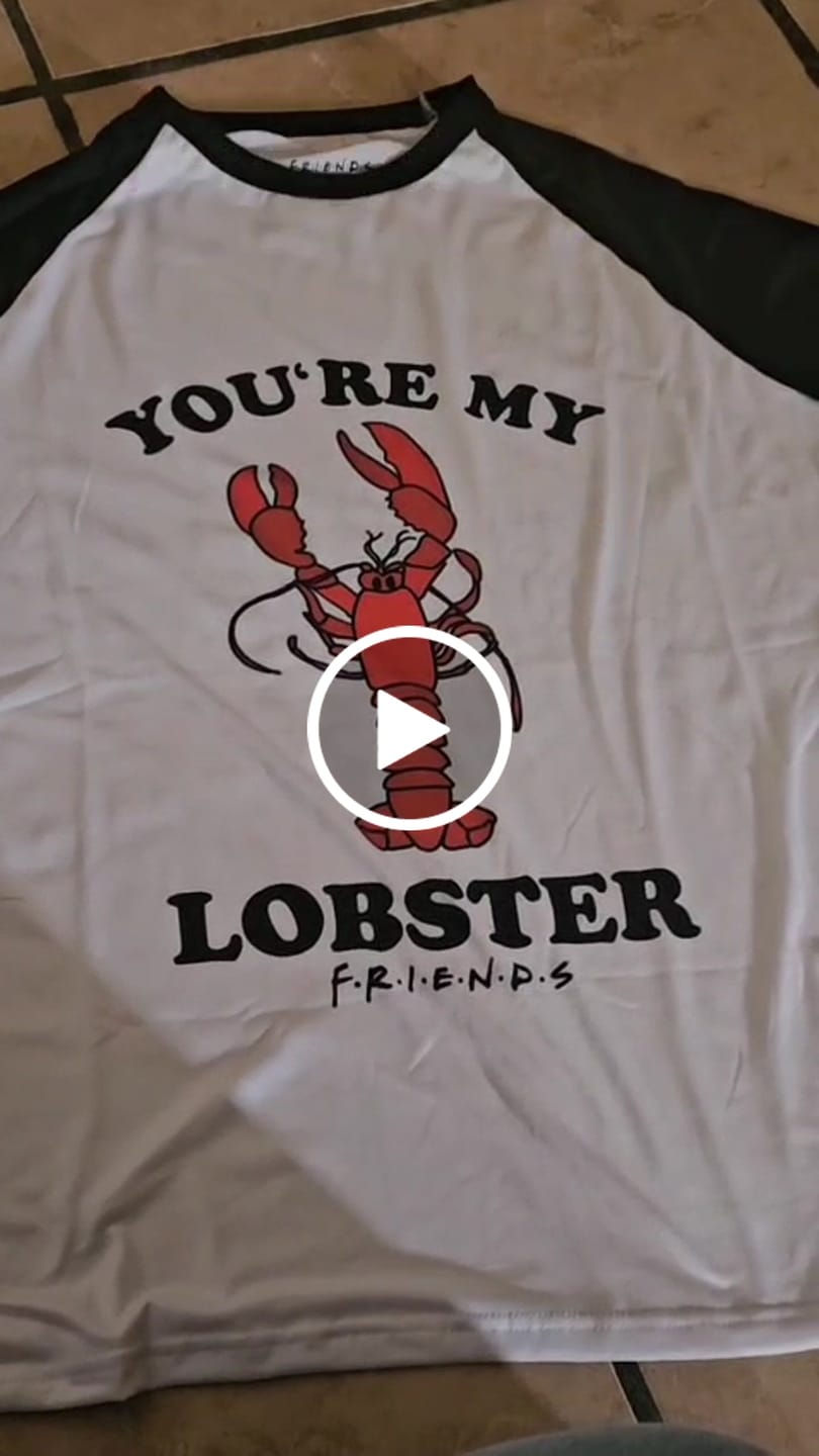 Customer video review of Playera Pijama Chibi Friends