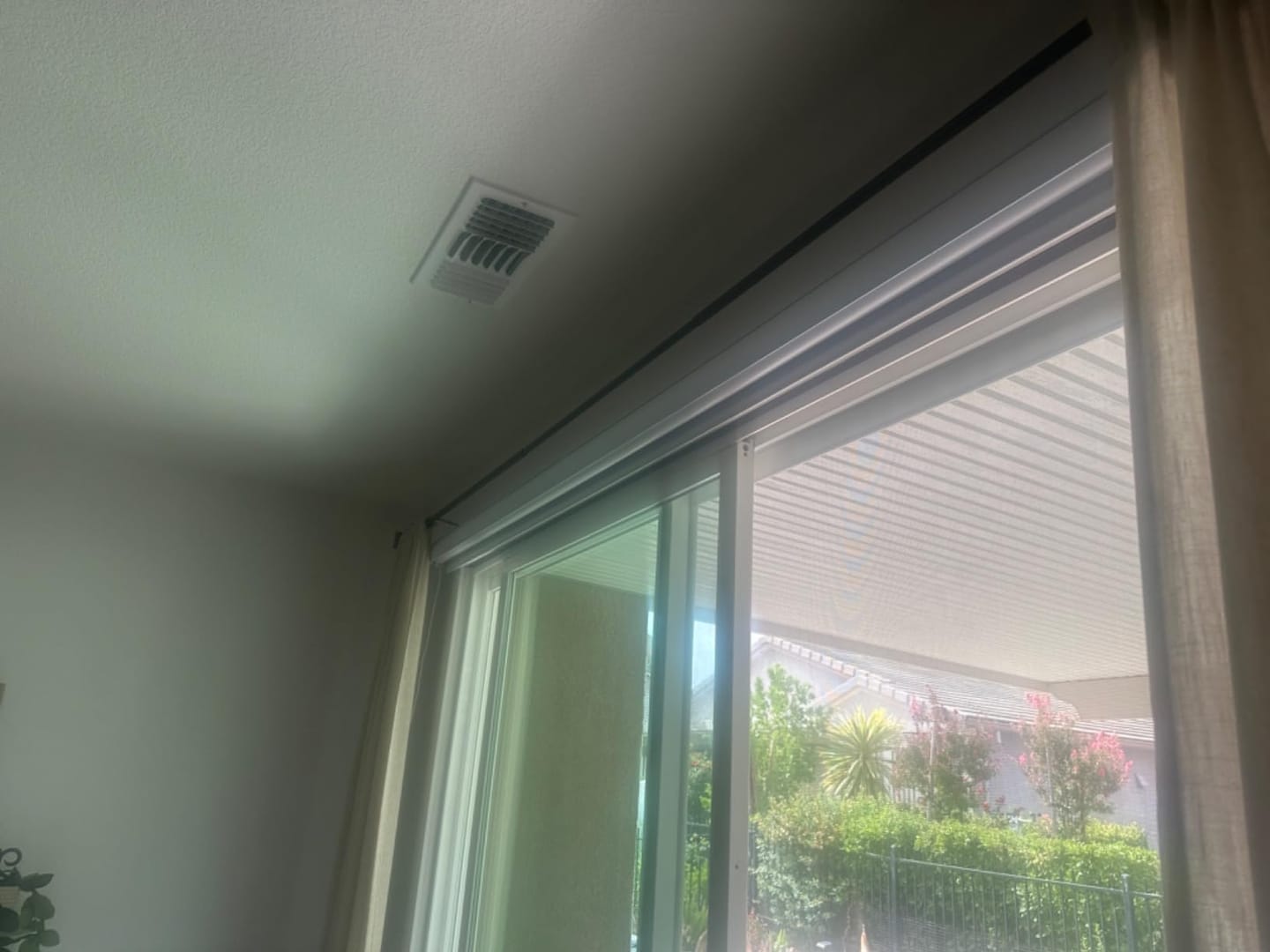 Customer photo review of Bringnox Motorized Roller Shades 100% Blackout Bermuda