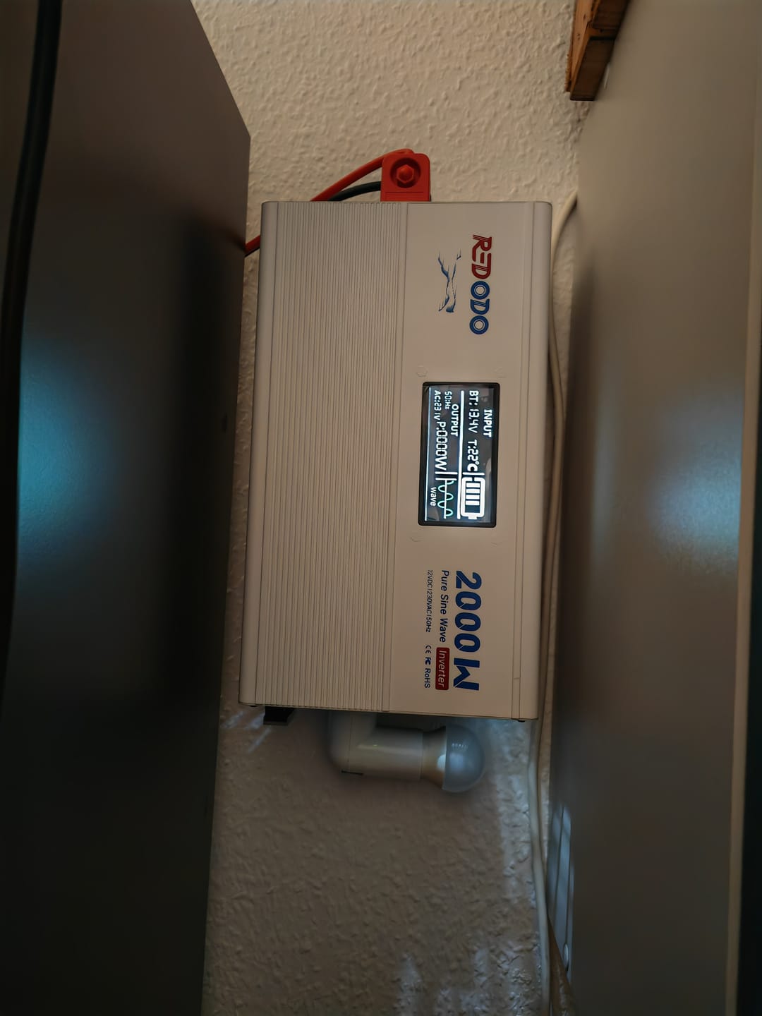 Customer photo review of Redodo 2000W Reiner Sinus Wechselrichter Mit LCD Monitor
