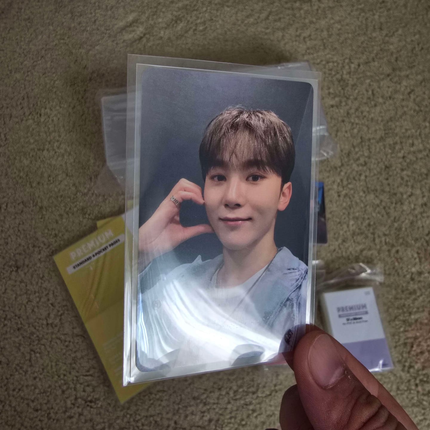 Customer photo review of PREMIUM PHOTOCARD SLEEVES - PINK VERSION (61x91MM)
