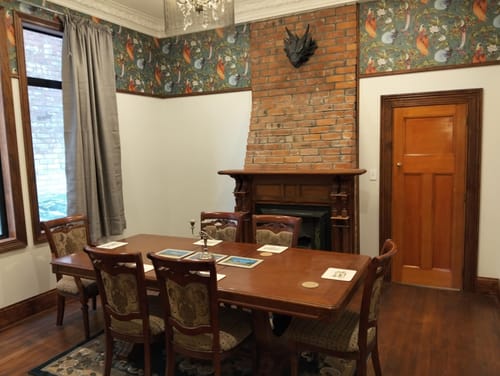 Customer photo review of Yasuni - Orential Tropical Bird Wallpaper - Green