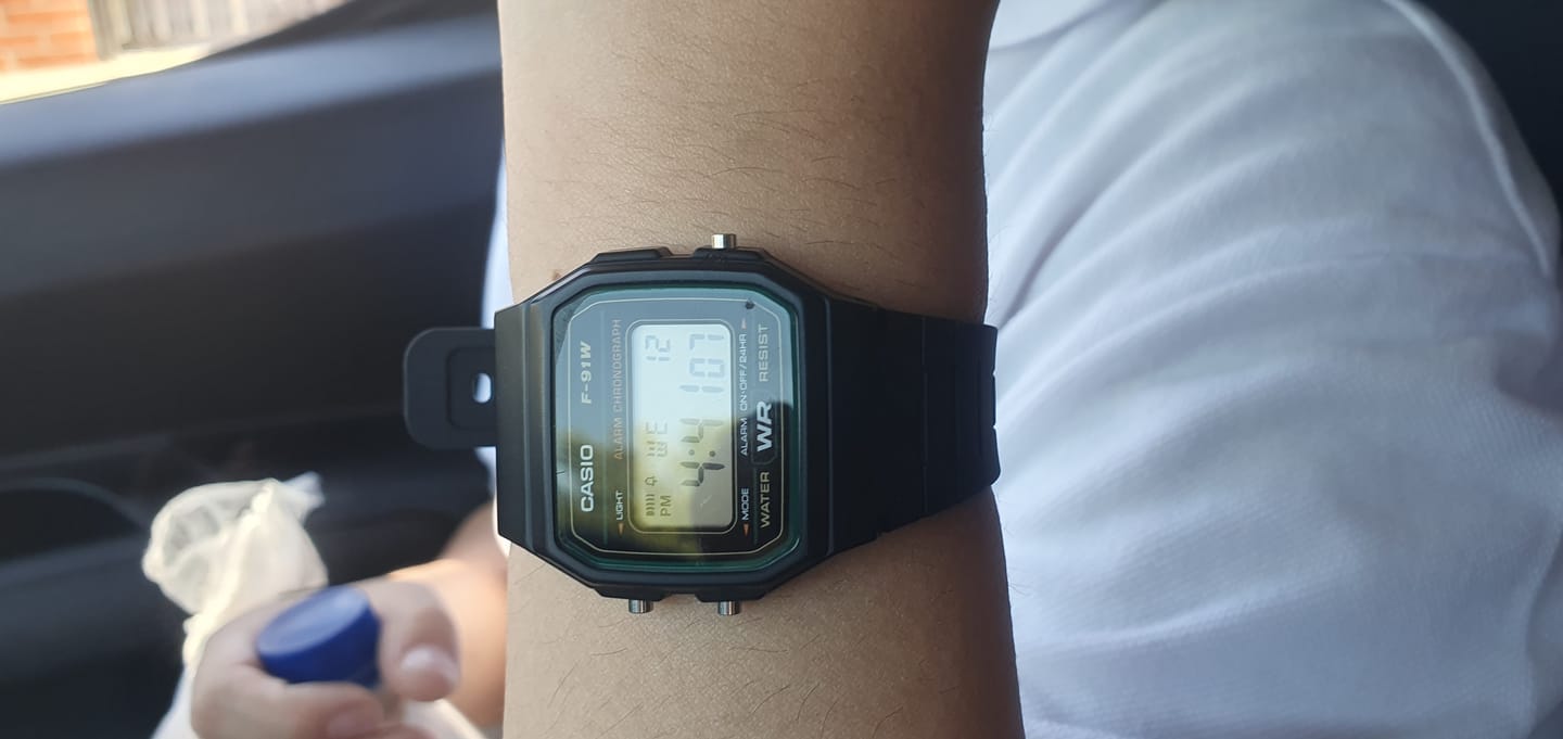 Customer photo review of Reloj Casio Vintage F-91W-3DG Clásico Líneas Verdes
